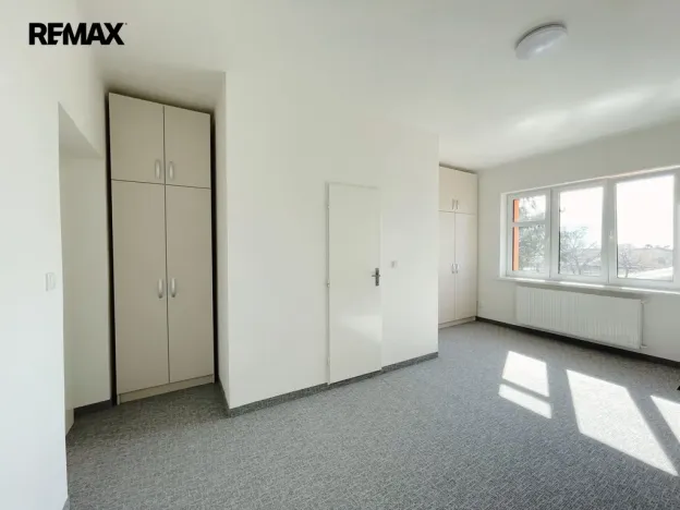 Pronájem kanceláře, Lety, 100 m2