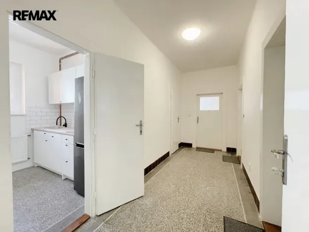 Pronájem kanceláře, Lety, 100 m2