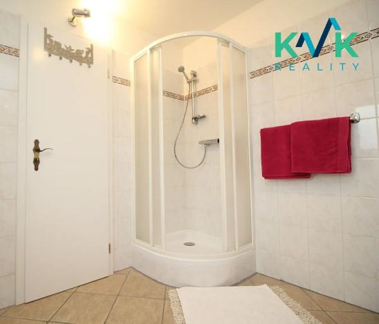 Prodej rodinného domu, Tři Sekery, 240 m2