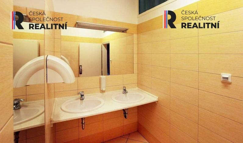 Pronájem kanceláře, Zlín, Kvítková, 18 m2