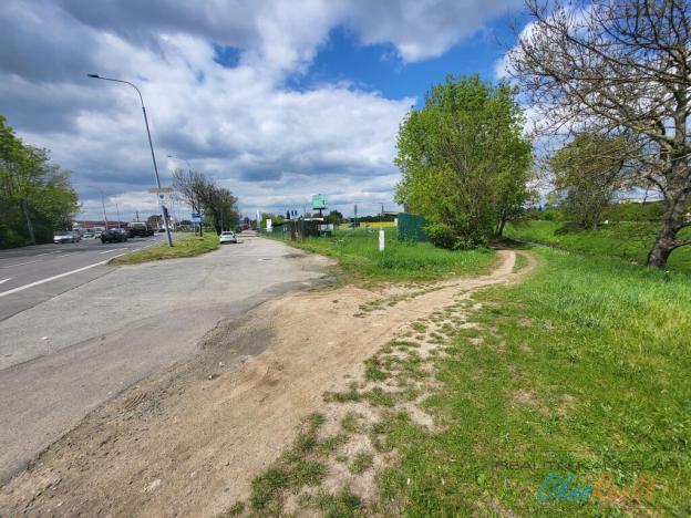 Prodej komerčního pozemku, Brno - Komárov, Hněvkovského, 5568 m2