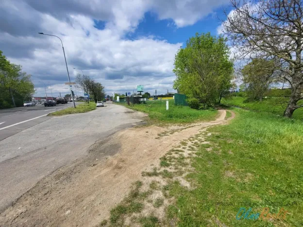 Prodej komerčního pozemku, Brno - Komárov, Hněvkovského, 2784 m2