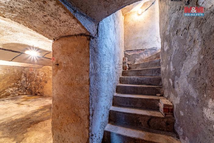 Prodej rodinného domu, Plesná, 5. května, 199 m2