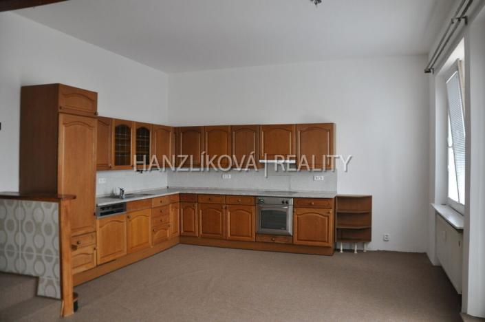 Pronájem bytu 4+kk, Hluboká nad Vltavou, nám. Čsl. armády, 110 m2