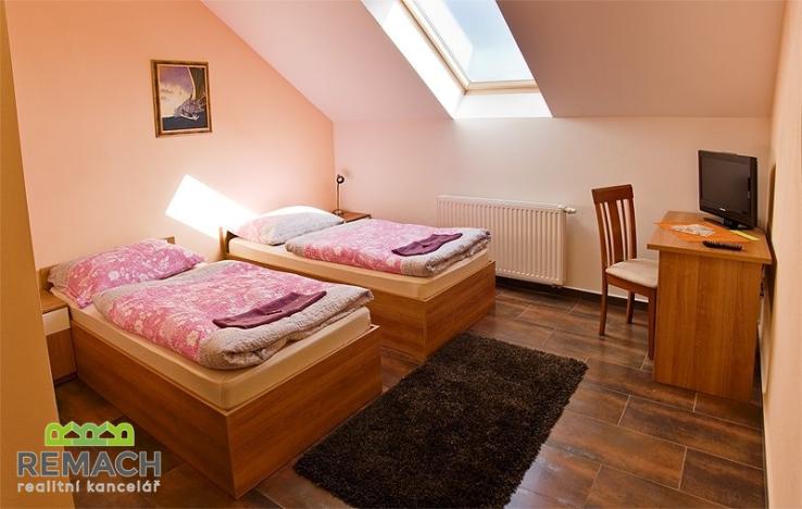 Pronájem bytu 1+kk, Staré Město, Velehradská, 20 m2