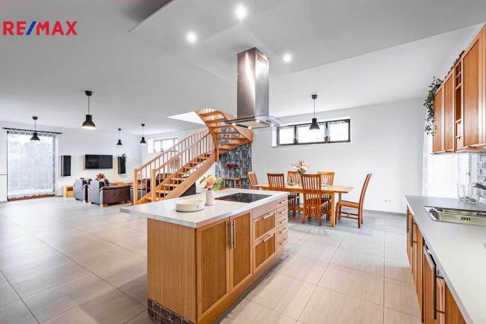 Prodej rodinného domu, Černošice, Měsíční, 323 m2