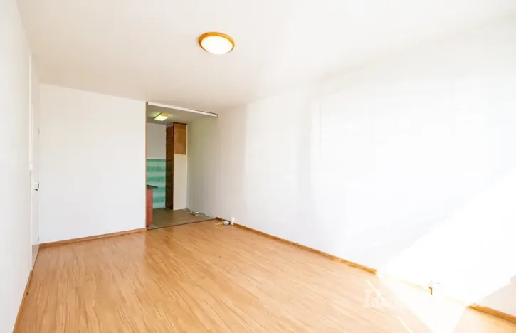 Pronájem bytu 2+kk, Praha - Petrovice, Lessnerova, 43 m2