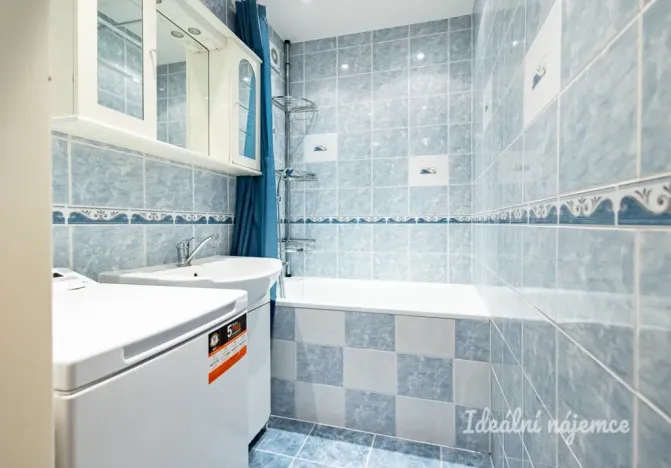 Pronájem bytu 2+kk, Praha - Petrovice, Lessnerova, 43 m2