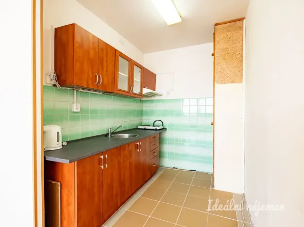 Pronájem bytu 2+kk, Praha - Petrovice, Lessnerova, 43 m2