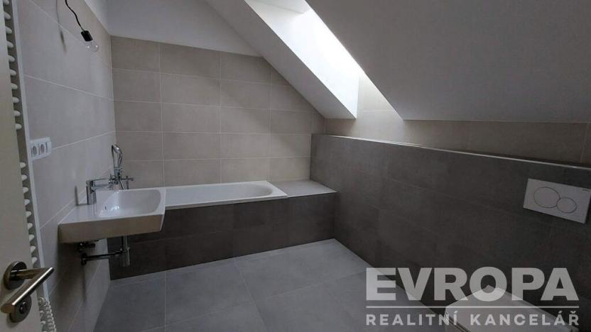 Prodej rodinného domu, Knovíz, Na Hrudném, 147 m2