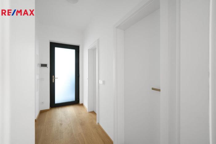 Prodej bytu 2+kk, Hradec Králové - Pražské Předměstí, Gočárova třída, 203 m2