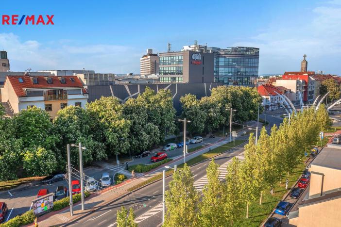 Prodej bytu 2+kk, Hradec Králové - Pražské Předměstí, Gočárova třída, 203 m2