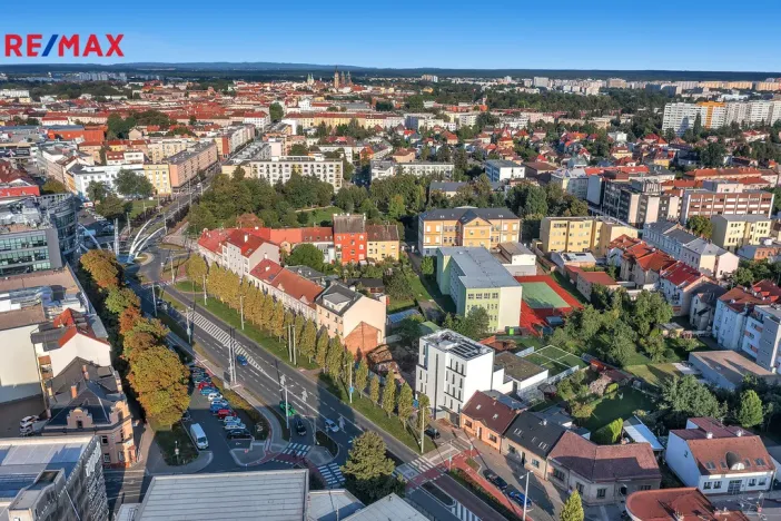 Prodej garážového stání, Hradec Králové - Pražské Předměstí, Gočárova třída, 13 m2
