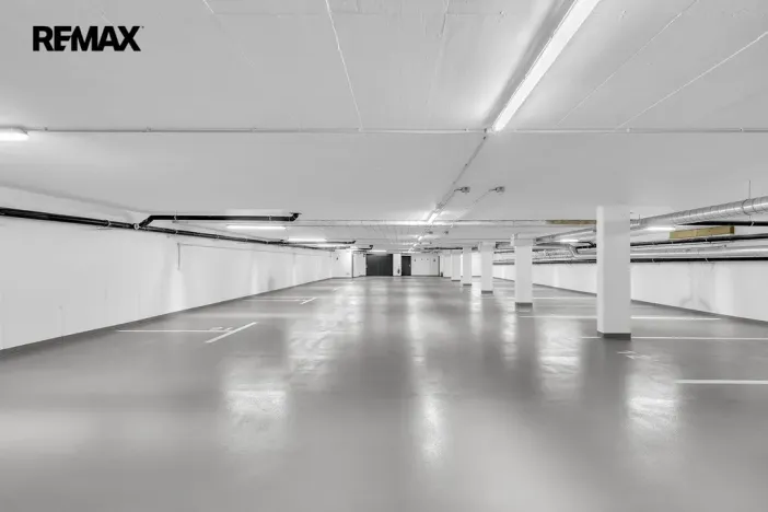 Prodej garážového stání, Hradec Králové - Pražské Předměstí, Gočárova třída, 13 m2