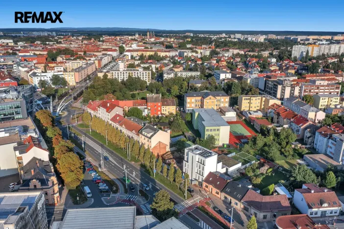 Prodej garážového stání, Hradec Králové - Pražské Předměstí, Gočárova třída, 13 m2