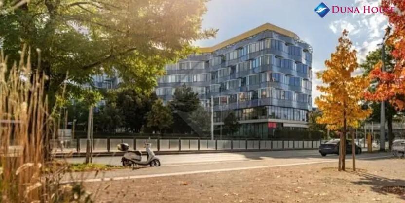 Pronájem kanceláře, Praha - Libeň, Českomoravská, 305 m2