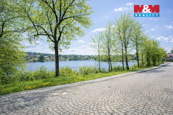 Prodej rybníku, Svojšice, 70738 m2