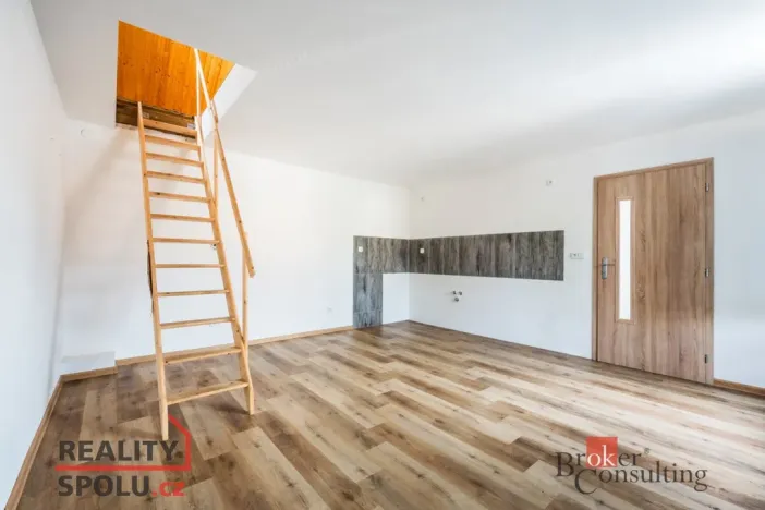 Prodej bytu 2+kk, Hoštice, 76 m2