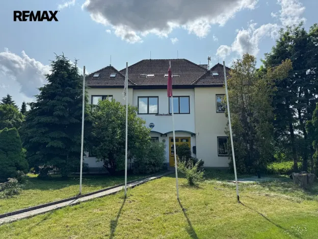 Prodej komerční nemovitosti, Kunovice, Osvobození, 10989 m2