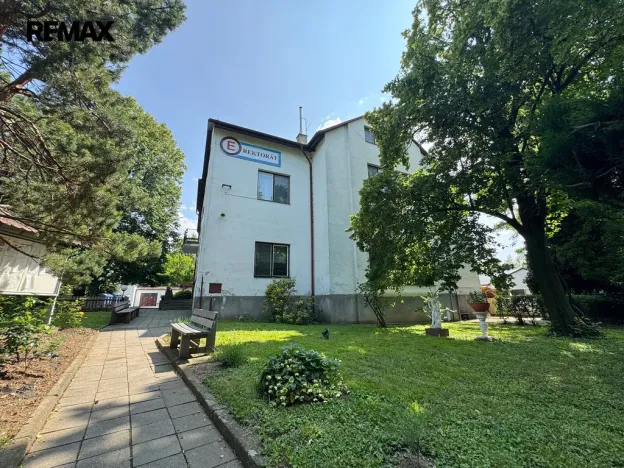 Prodej komerční nemovitosti, Kunovice, Osvobození, 10989 m2
