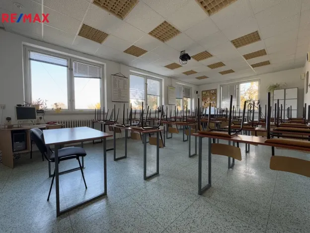 Prodej komerční nemovitosti, Kunovice, Osvobození, 1573 m2