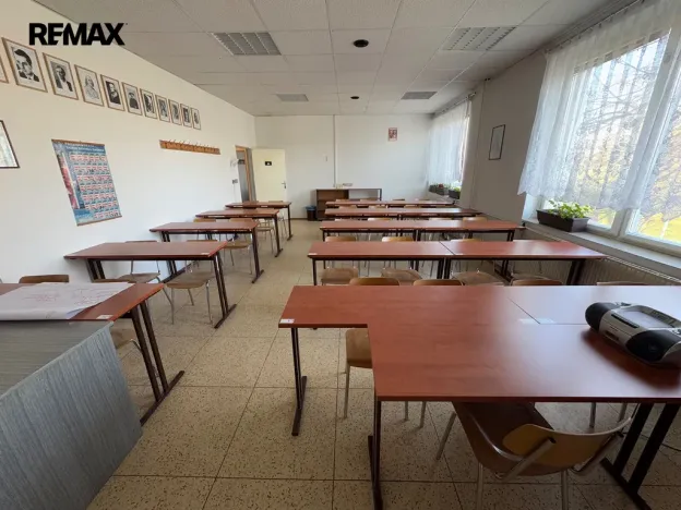 Prodej komerční nemovitosti, Kunovice, Osvobození, 3040 m2