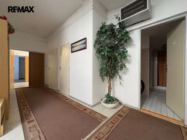 Prodej komerční nemovitosti, Kunovice, Osvobození, 3040 m2