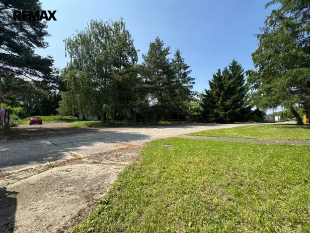 Prodej komerční nemovitosti, Kunovice, Osvobození, 4428 m2