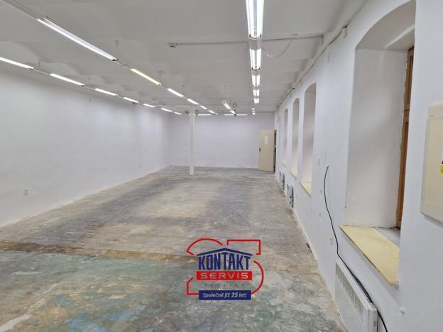 Pronájem obchodního prostoru, České Budějovice, Hroznová, 177 m2