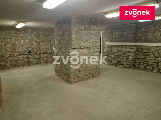 Pronájem obchodního prostoru, Uherské Hradiště, 650 m2