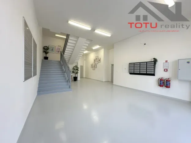 Pronájem obchodního prostoru, Jaroměř, Jezbinská, 404 m2