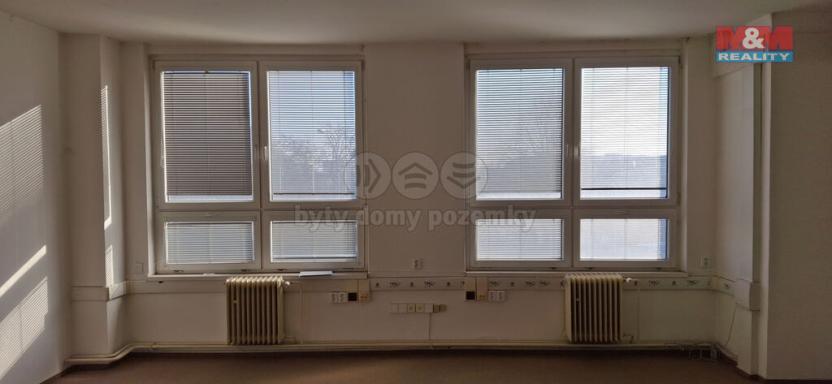 Pronájem kanceláře, Plzeň - Skvrňany, Borská, 37 m2