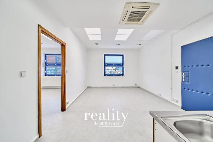 Pronájem ordinace, Znojmo, Kuchařovická, 94 m2