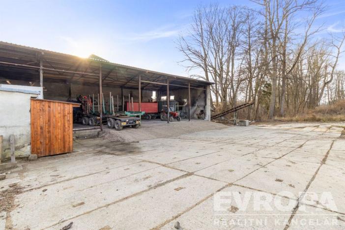 Prodej komerční nemovitosti, Maleč, okres havlíčkův brod, 1012 m2