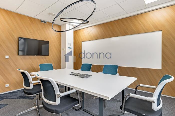 Pronájem kanceláře, Praha - Karlín, Sokolovská, 342 m2