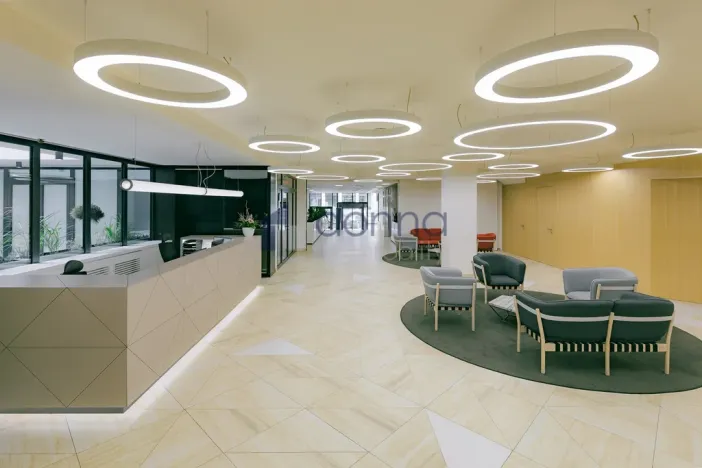 Pronájem kanceláře, Praha - Karlín, Sokolovská, 635 m2