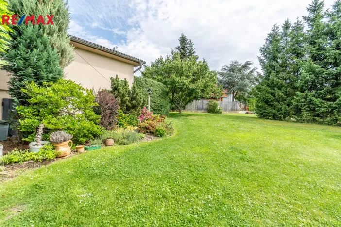 Prodej vícegeneračního domu, Černolice, Pod Hůrkou, 420 m2