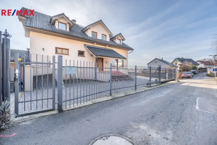 Prodej ubytování, Černolice, Pod Hůrkou, 420 m2