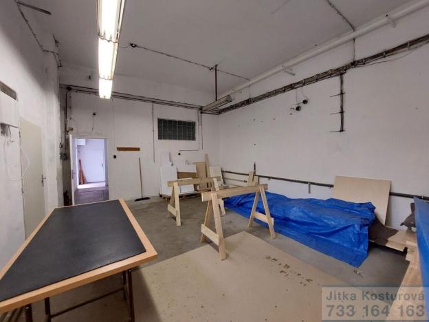 Pronájem výrobních prostor, Krnov - Pod Bezručovým vrchem, Hlubčická, 40 m2