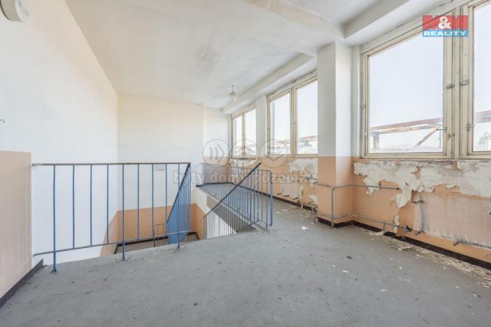 Prodej výrobních prostor, Kladno, Buštěhradská, 2602 m2