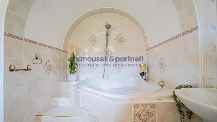 Prodej vily, Skuhrov nad Bělou, 658 m2