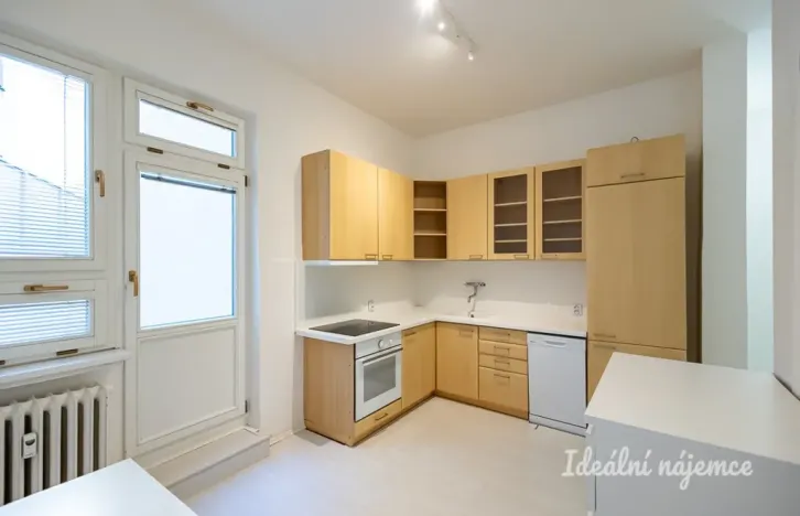 Pronájem bytu 1+1, Praha - Holešovice, Františka Křížka, 48 m2