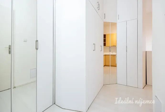 Pronájem bytu 1+1, Praha - Holešovice, Františka Křížka, 48 m2