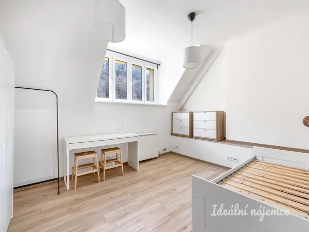 Pronájem bytu 2+kk, Praha - Podolí, Jeremenkova, 46 m2