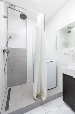 Pronájem bytu 2+kk, Praha - Podolí, Jeremenkova, 46 m2