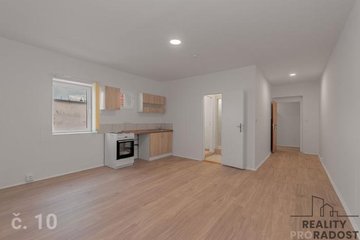 Pronájem bytu 2+kk, Znojmo, Kollárova, 48 m2