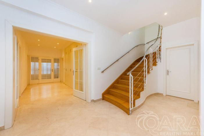 Prodej rodinného domu, Praha - Libuš, Betáňská, 509 m2