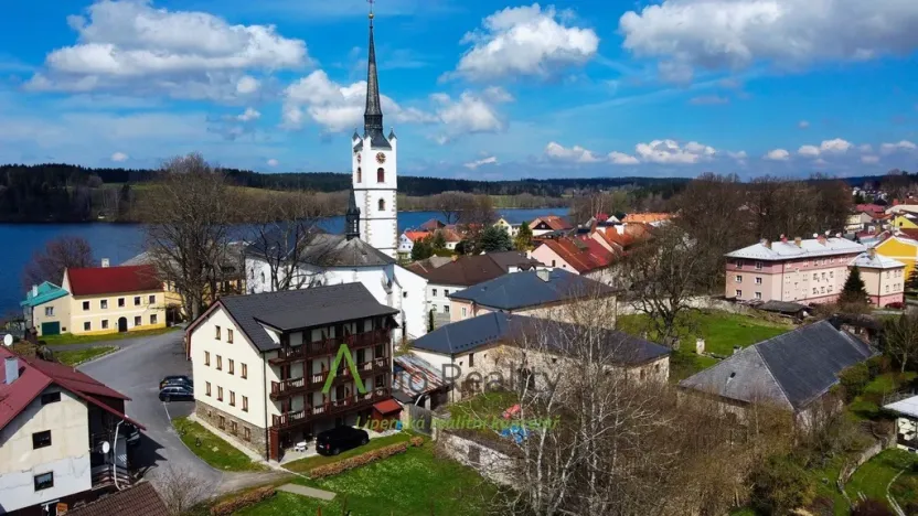 Prodej rodinného domu, Frymburk, 525 m2