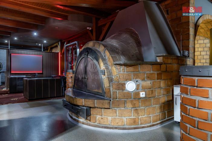 Prodej obchodního prostoru, Černotín, 2100 m2