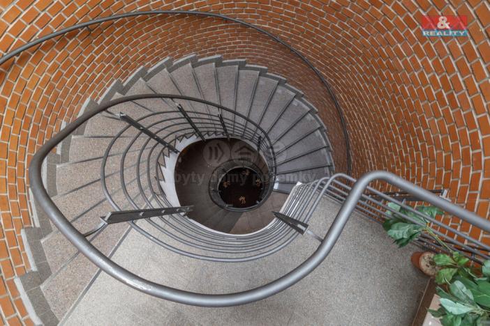 Prodej obchodního prostoru, Černotín, 2100 m2